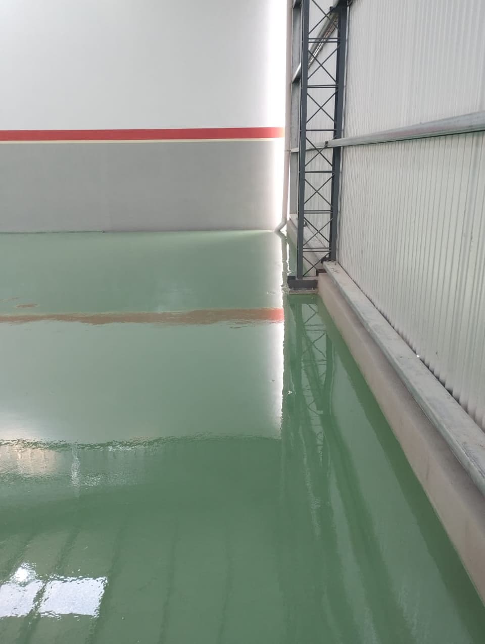 Autonivelantes aplicado en obra real de Comar Pinturas, foto 1