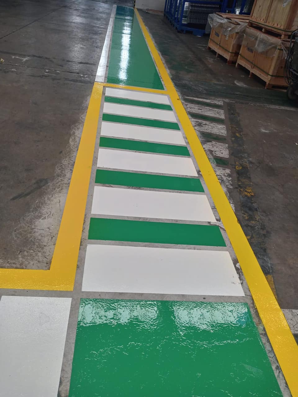 Demarcación industrial aplicado en obra real de Comar Pinturas, foto 1