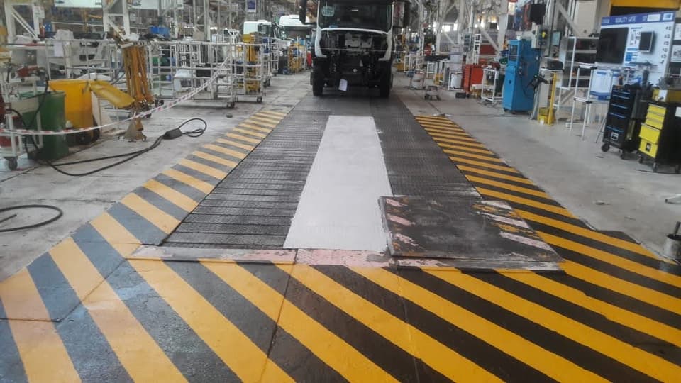 Demarcación industrial aplicado en obra real de Comar Pinturas, foto 5