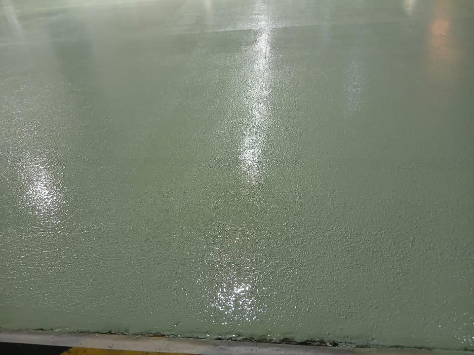 Recubrimiento epoxi de pisos aplicado en obra real de Comar Pinturas, foto 6